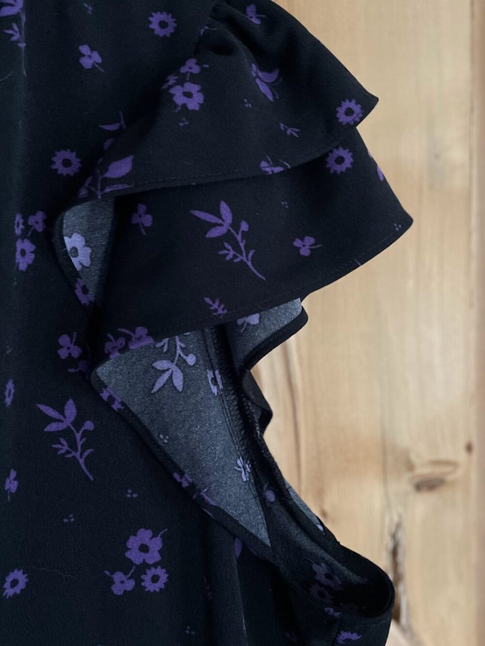 Old Navy Anna Sui Floral Dress Flutter Sleeve Ruffle Black Purple Whimsigoth, 3X - Picture 4 of 6